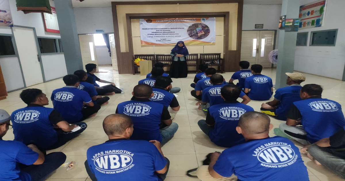 Pelatihan Kain Sasirangan Digelar Intensif, WBP Lapas Narkotika Karang Intan Antusias Ikuti Setiap Sesi