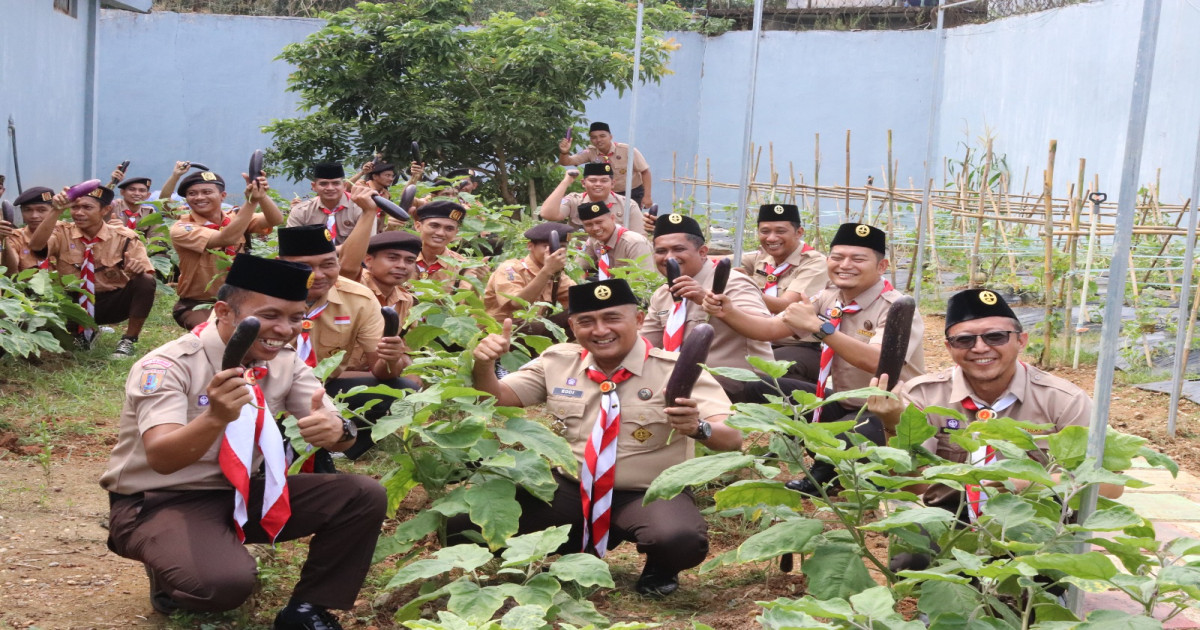 Lapas Narkotika Karang Intan Panen Terong, Wujudkan Kemandirian Pangan Lewat Partisipasi Pramuka WBP