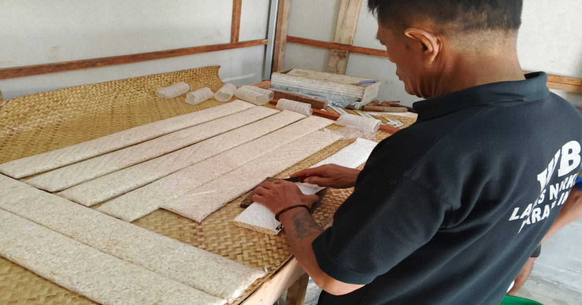 WBP Lapas Narkotika Karang Intan Terus Tekuni Produksi Tempe, Semangat Kemandirian Tak Pernah Surut
