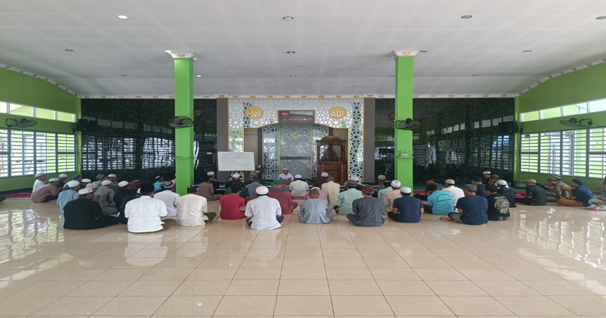 Gali Ilmu Agama, WBP Lapas Narkotika Karang Intan Ikuti Pembelajaran Tajwid dan Hadis