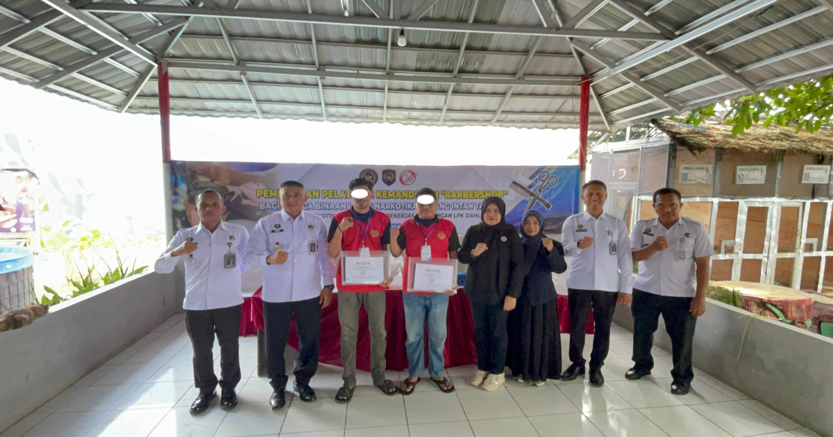 Warga Binaan Terima Modul Barbershop, Bekal Mandiri Jalani Pelatihan