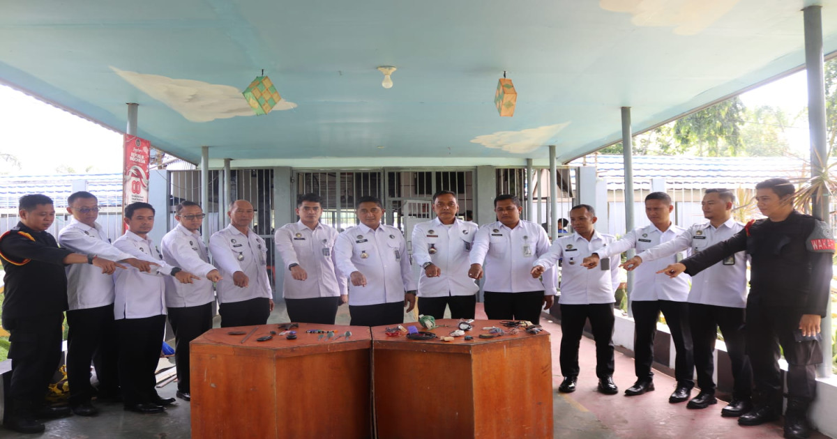 Kalapas Narkotika Karang Intan Pimpin Razia Upaya Wujudkan Lapas Bersih dari Narkoba dan HP